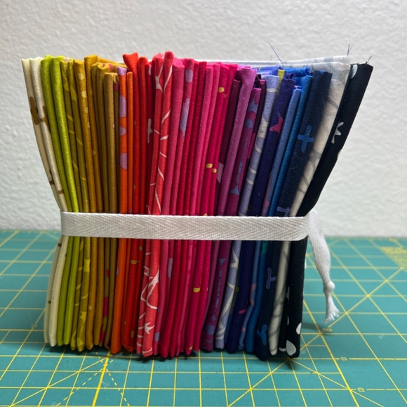 Quilting cotton - Batik fat quarter bundle by Alison Glass - Picture 2 of 3